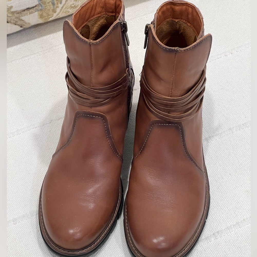 Pikolinos San Sebastián leather ankle boot